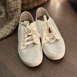 Women's Cream Sneakers